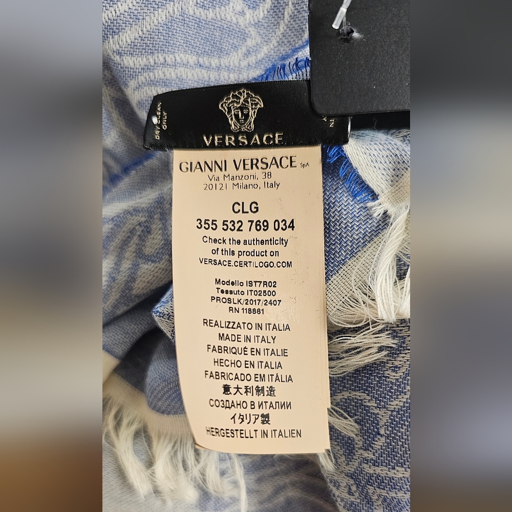 Gianni Versace Medusa Wool Blend Scarf With Fringe Blue Brand New With Tags - Picture 8 of 9